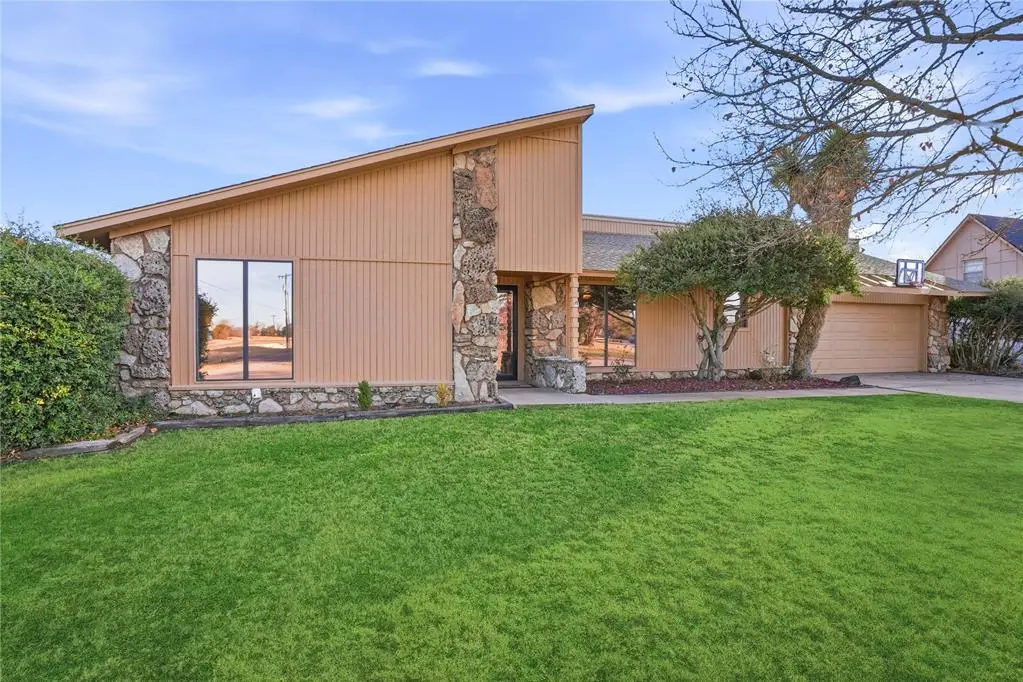 1224 Trail Drive S., Altus, OK 73521 - #1