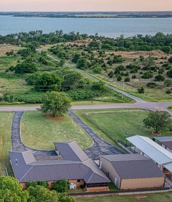 21303 E 990 Road, Foss Lake, OK 73647