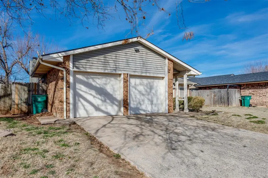10321 Hollyhead Way, Yukon, OK 73099 - #3