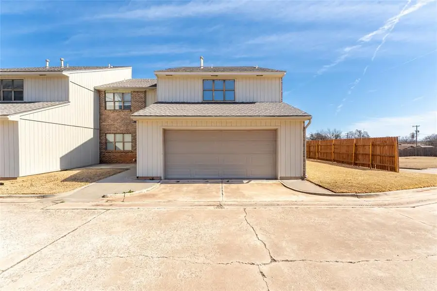 1011 Mockingbird Lane, Clinton, OK 73601 - #2