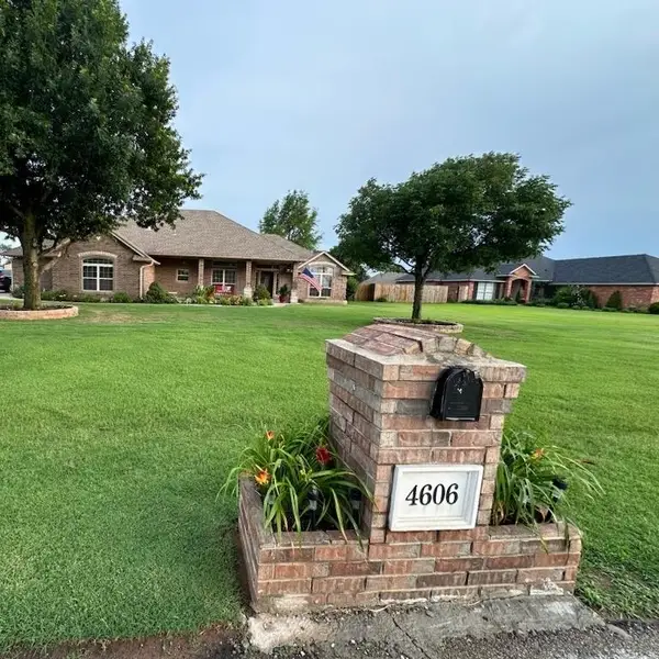 4606 Shoreside Drive, Tuttle, OK 73089