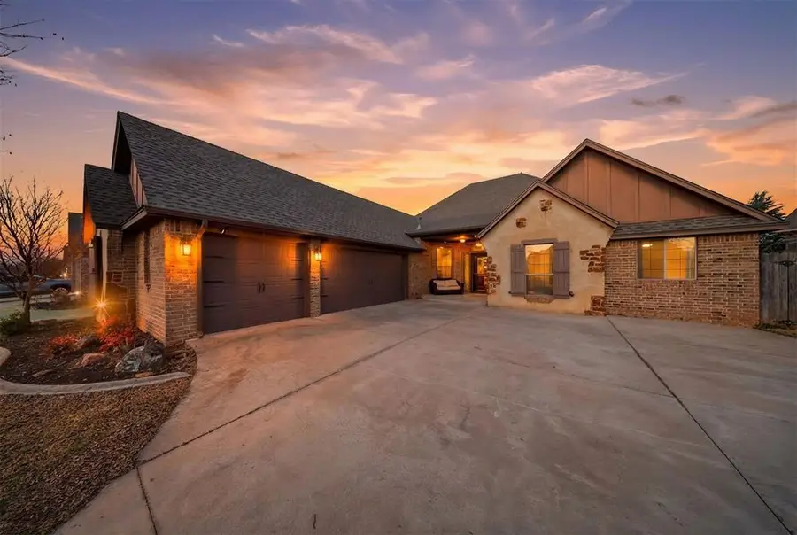 2425 Glenmere Drive, Edmond, OK 73003 - #3