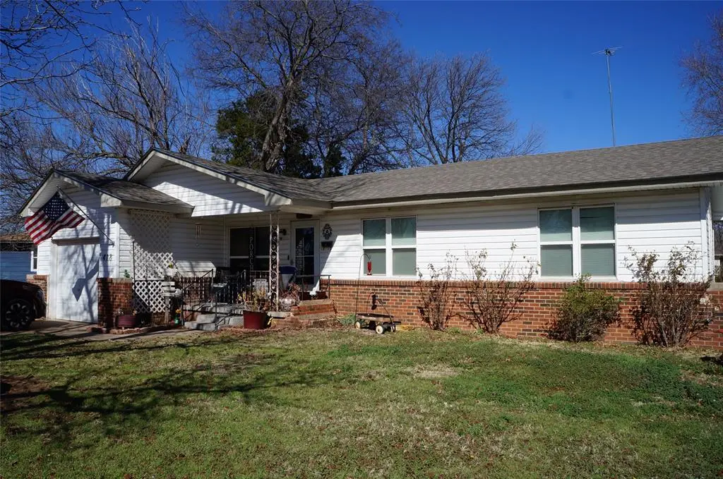 418 N Garrett Avenue, Lindsay, OK 73052 - #1