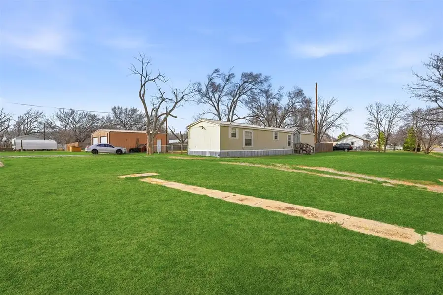 919 S Maple Avenue, Erick, OK 73645 - #3
