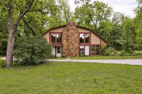 7725 Cemetery Road, Noble, OK 73068