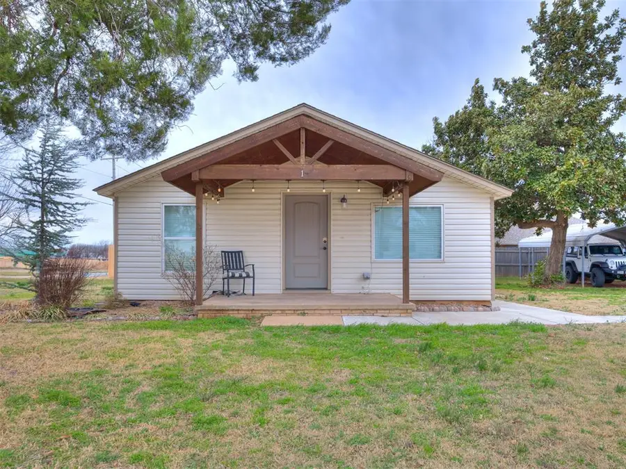 1 NW 7th Street, Tuttle, OK 73089 - #2