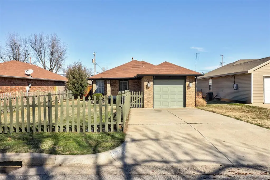 1423 NW 98th Street, Oklahoma City, OK 73114 - #1