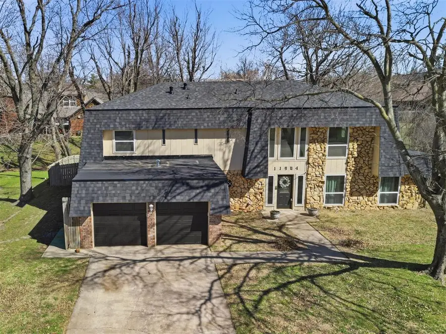 11904 Somerville Drive, Yukon, OK 73099 - #2