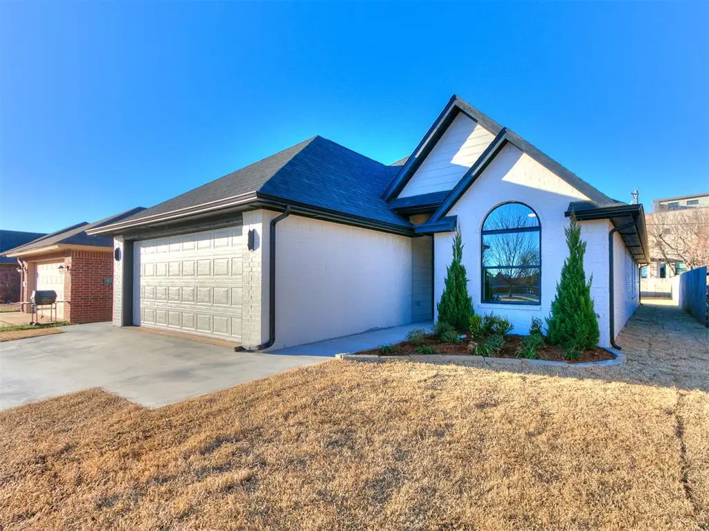 305 W 7th Street, Edmond, OK 73003 - #1