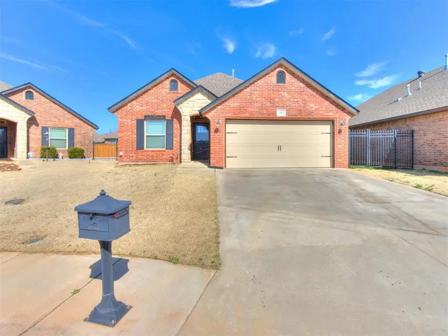 305 Golden Leaf Court, Moore, OK 73160 - #3