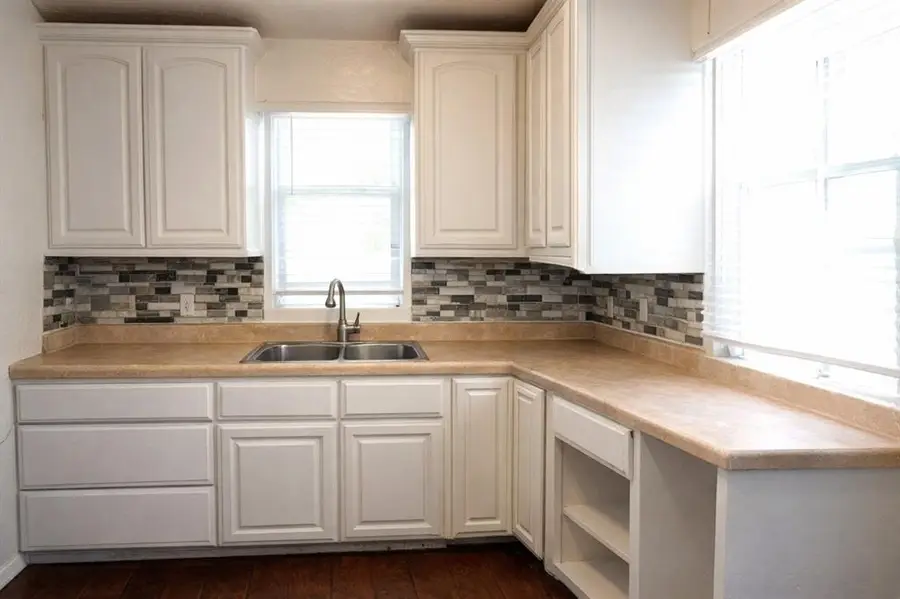 208 N Foster Avenue, El Reno, OK 73036 - #3