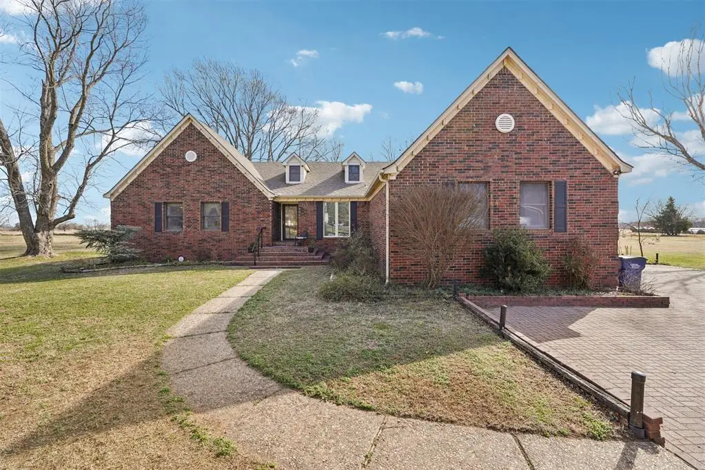 2305 E Main Street, Shawnee, OK 74801 - #1