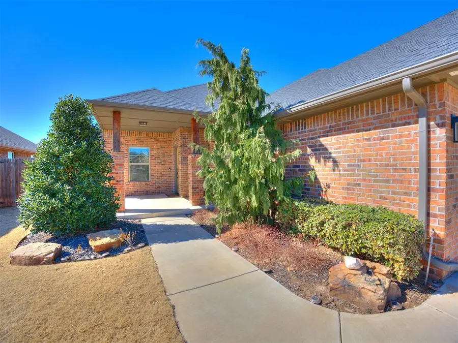 7313 Elaine Street, Yukon, OK 73099 - #2