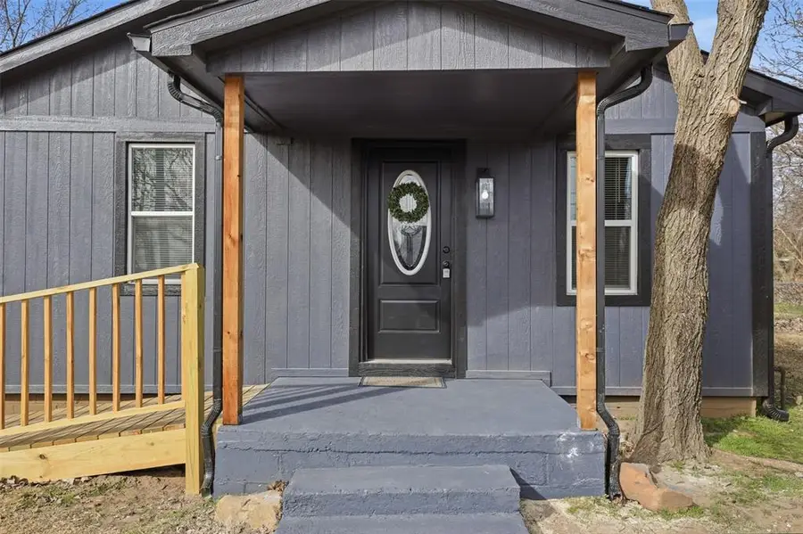 404 S 3rd Avenue, Stroud, OK 74079 - #3