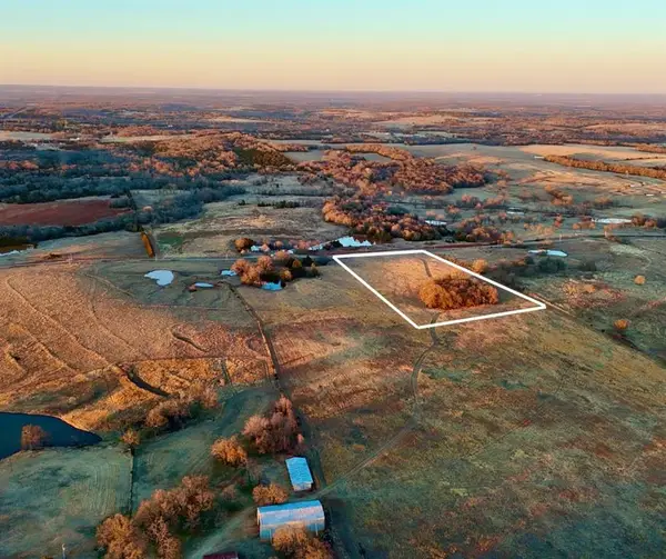 7 Wilshire Drive, McLoud, OK 74851