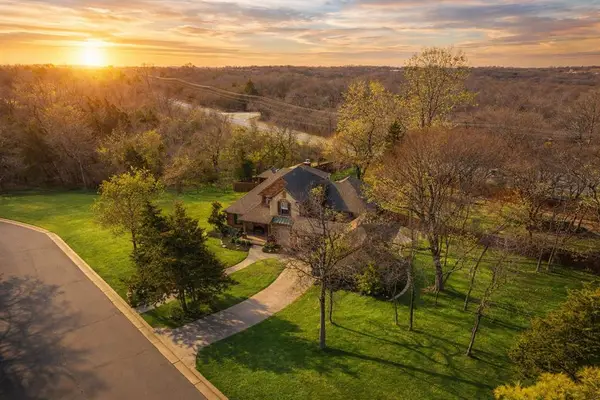 4300 Pine Creek, Edmond, OK 73034