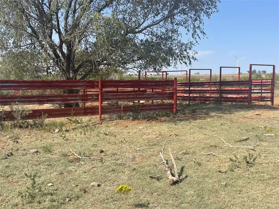 1070 N 1810 Road, Cheyenne, OK 73628 - #2