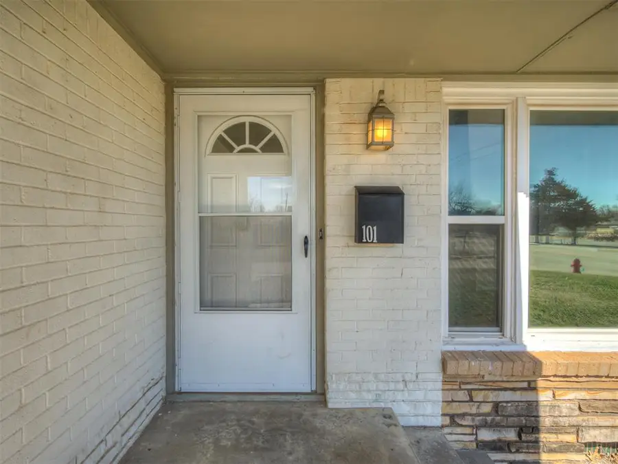 101 Pine Avenue, Yukon, OK 73099 - #3