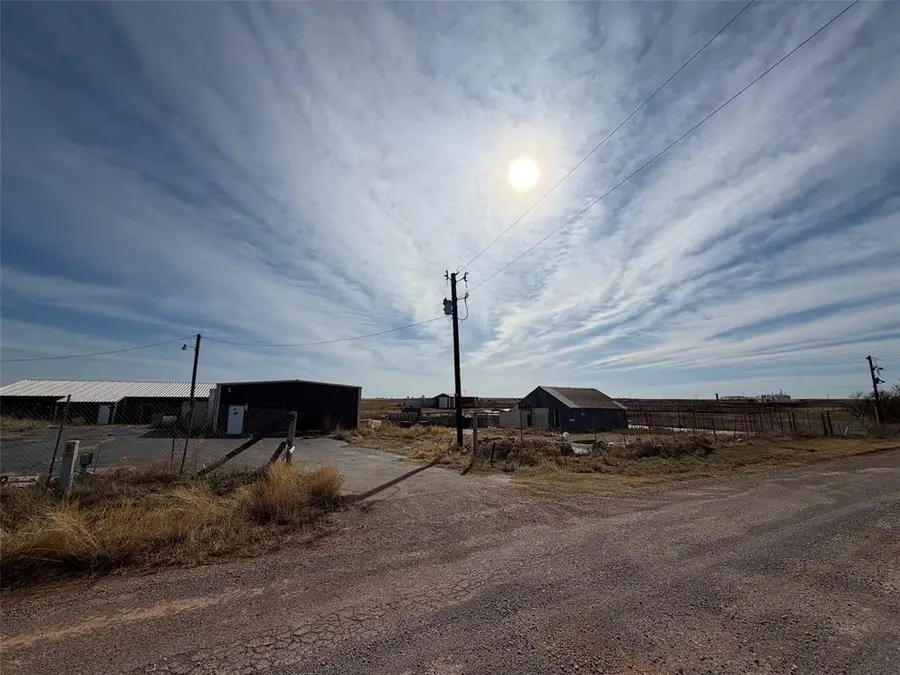 22024 E 1090 Road, Bessie, OK 73622 - #2