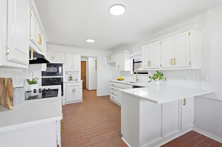 900 Woodbury Drive, Edmond, OK 73034 - #3