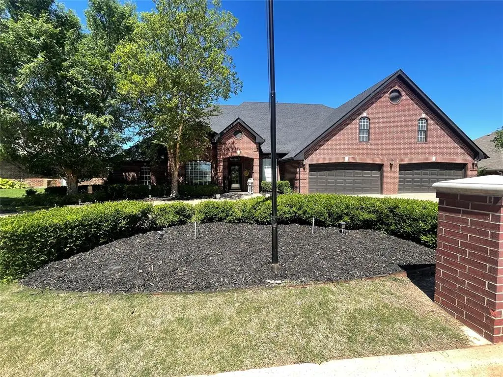 2210 Lakewood Drive, Chickasha, OK 73018 - #1