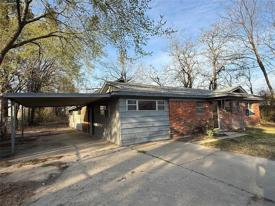 103 SW Hayes Street, Idabel, OK 74745 - #2