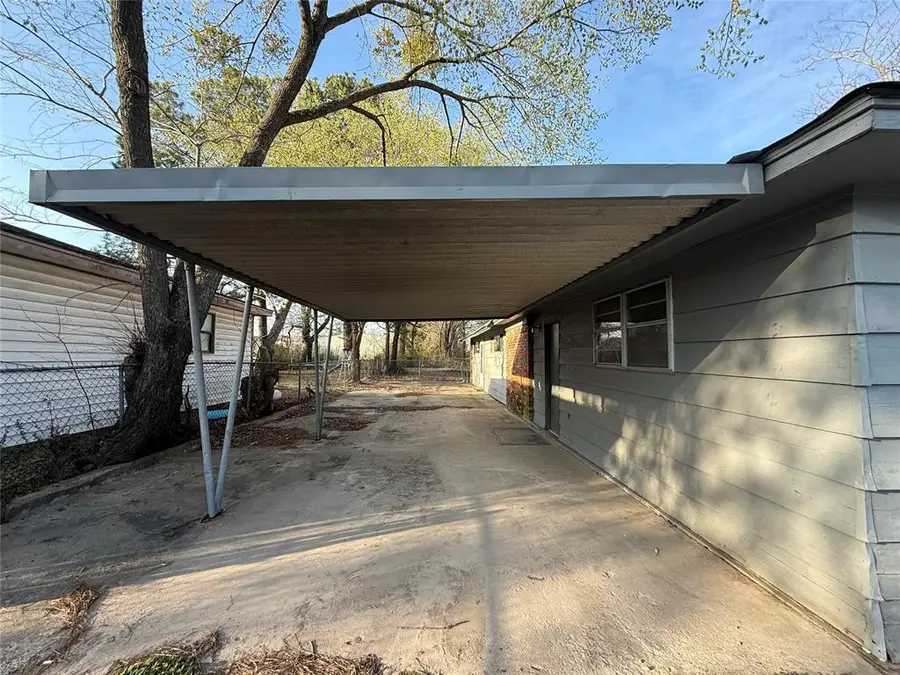 103 SW Hayes Street, Idabel, OK 74745 - #3