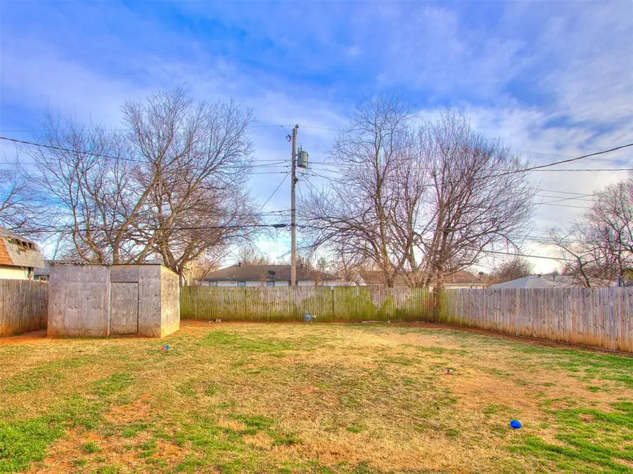 1000 N Locust Lane, Midwest City, OK 73110 - #3