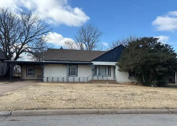 336 S 15th Street, Clinton, OK 73601
