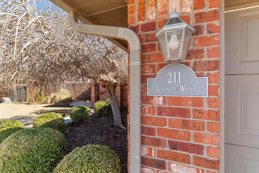 211 Granite Wash Street, Clinton, OK 73601 - #2