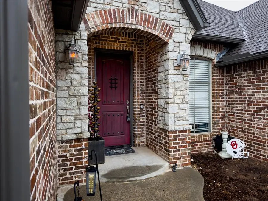 501 SW 28th Street, Moore, OK 73160 - #3