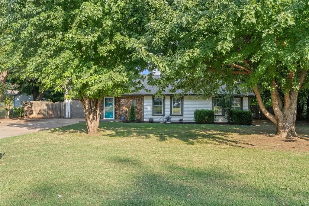 601 S 8th Street Drive, Yukon, OK 73099 - #1