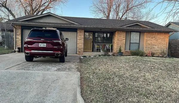 1033 W Griggs Way, Mustang, OK 73064