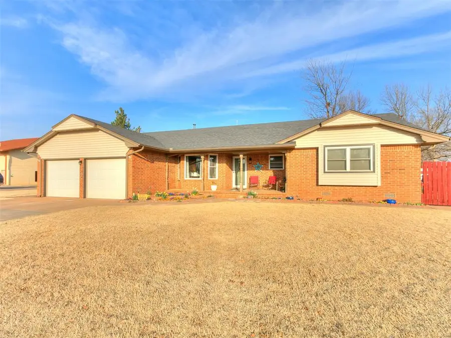 1321 S Oak Street, Kingfisher, OK 73750 - #2