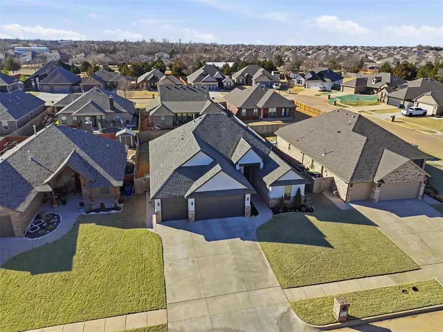 1820 W Trout Way, Mustang, OK 73064 - #2