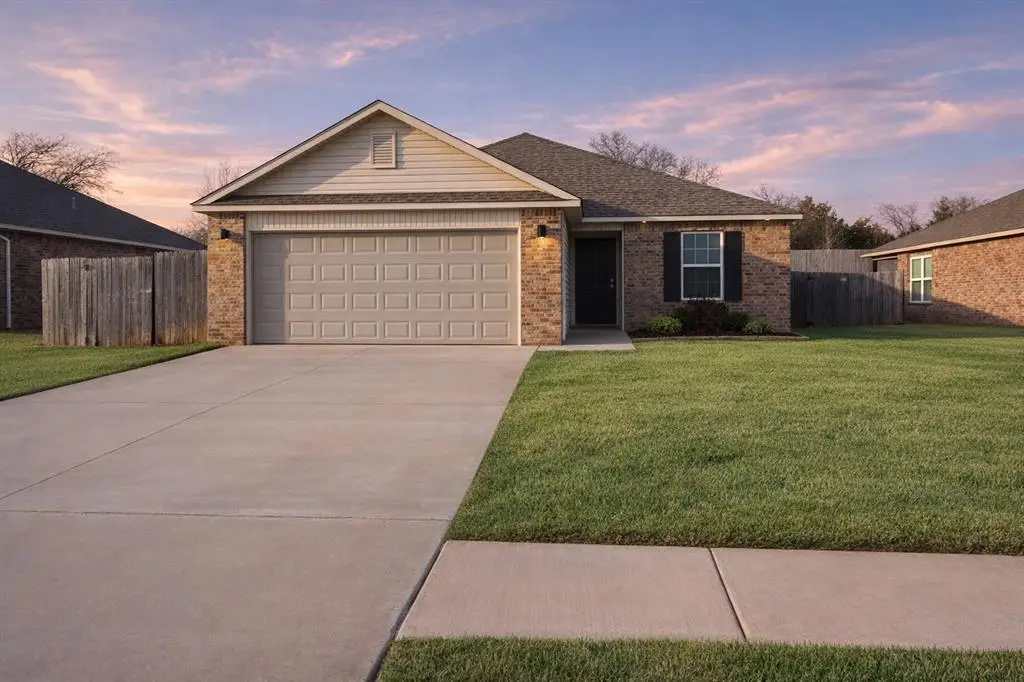 1921 W Hunters Springs Way, Mustang, OK 73064 - #1