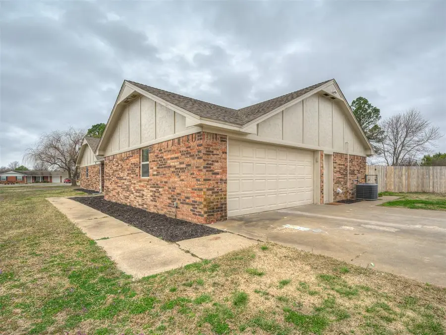 16 Orlando Drive, Shawnee, OK 74804 - #3