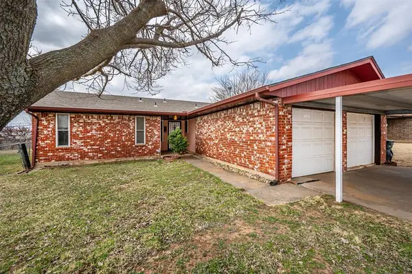 1301 Heather Lane, Moore, OK 73160