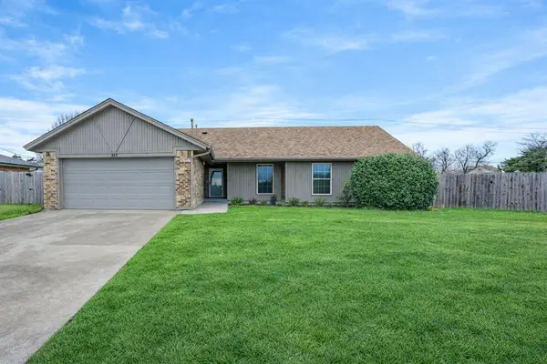 217 Czech Hall Place, Yukon, OK 73099