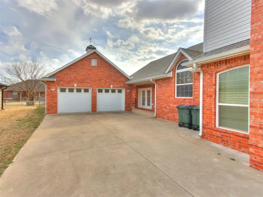 4832 Montrose Drive, Del City, OK 73115 - #2