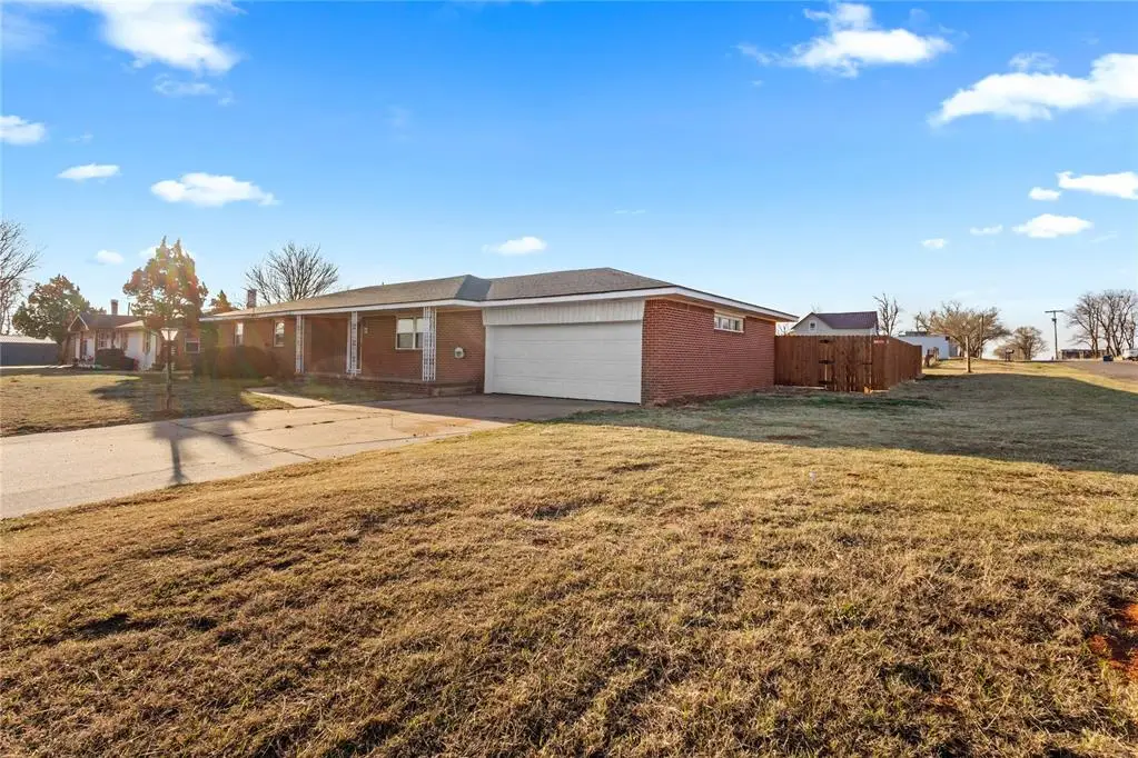 818 W 4th Street, Custer City, OK 73639 - #1