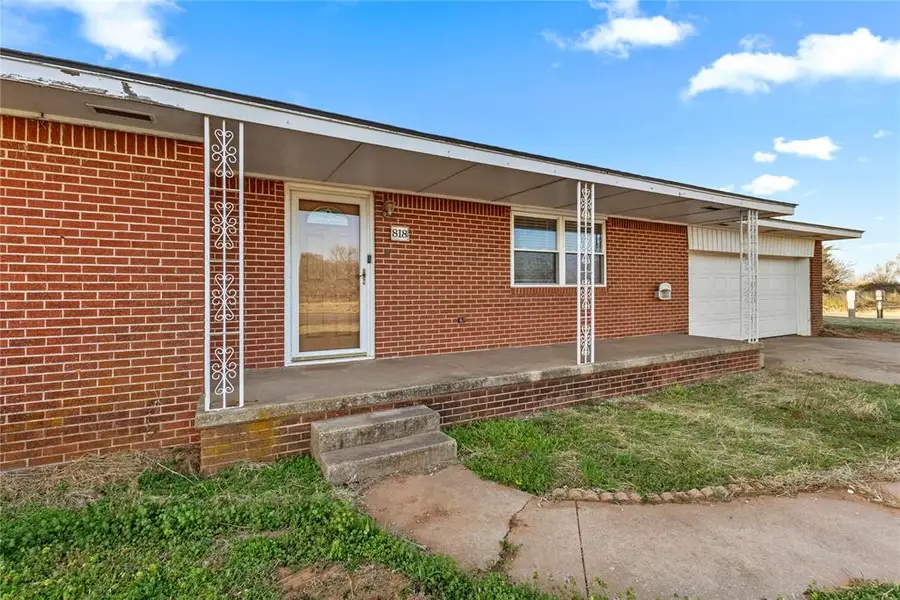 818 W 4th Street, Custer City, OK 73639 - #3