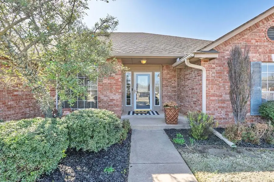 542 Lakeside Court, Shawnee, OK 74801 - #3