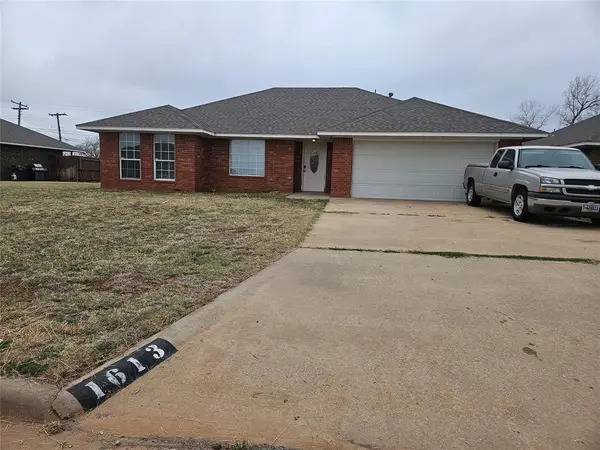 1613 Sommerset Place, Altus, OK 73521