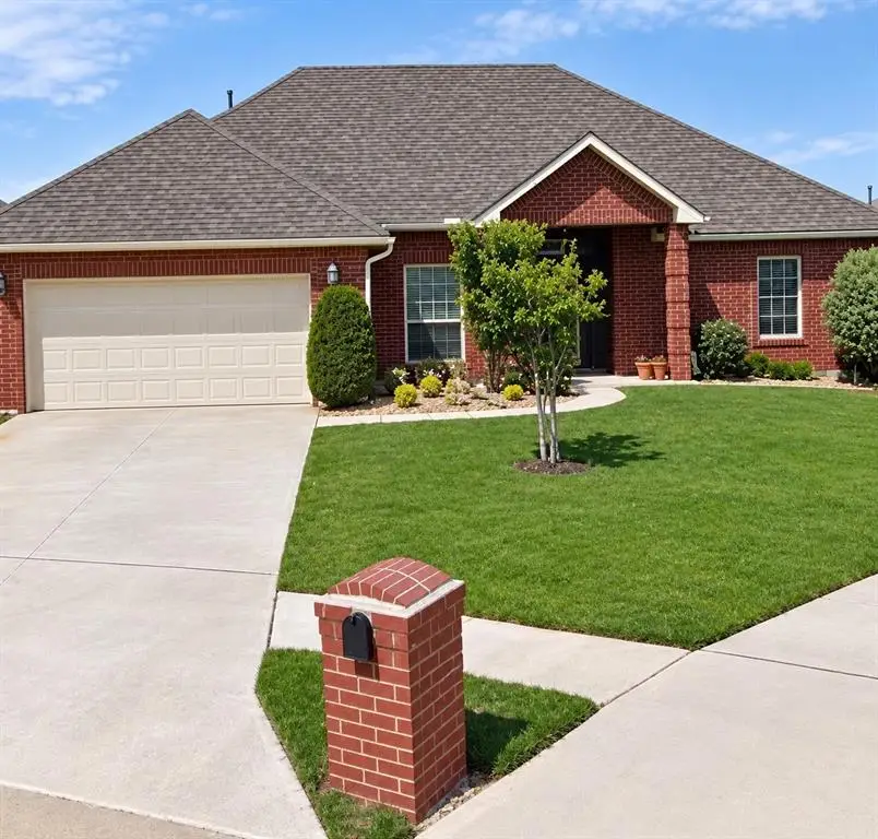 829 SW 40th Street, Moore, OK 73160 - #1