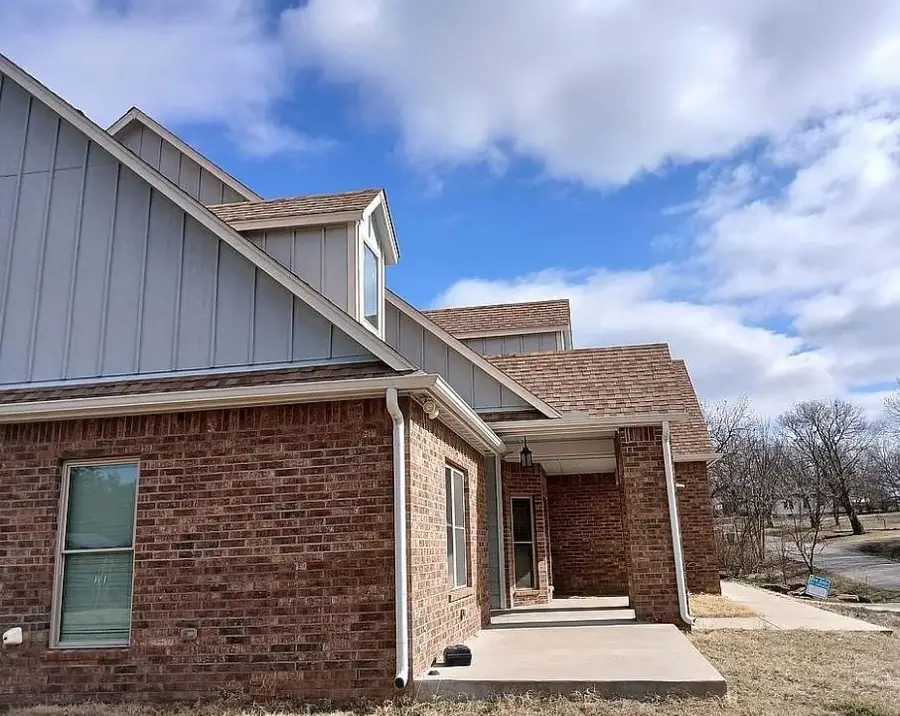 551 W 9th Avenue, Bristow, OK 74010 - #2