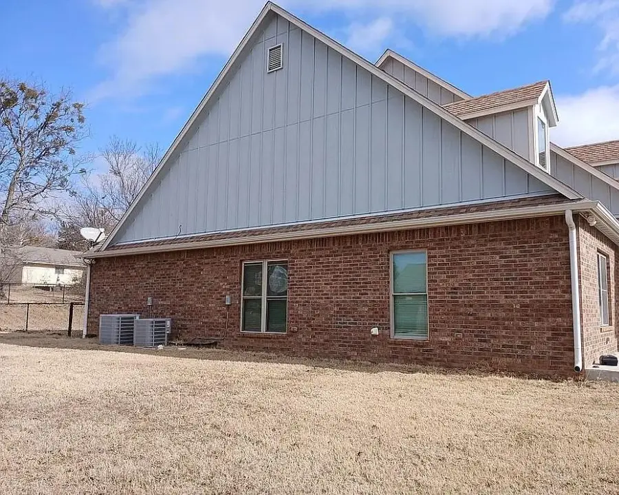551 W 9th Avenue, Bristow, OK 74010 - #3