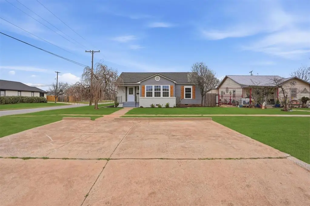 1020 N Lee Street, Altus, OK 73521 - #1