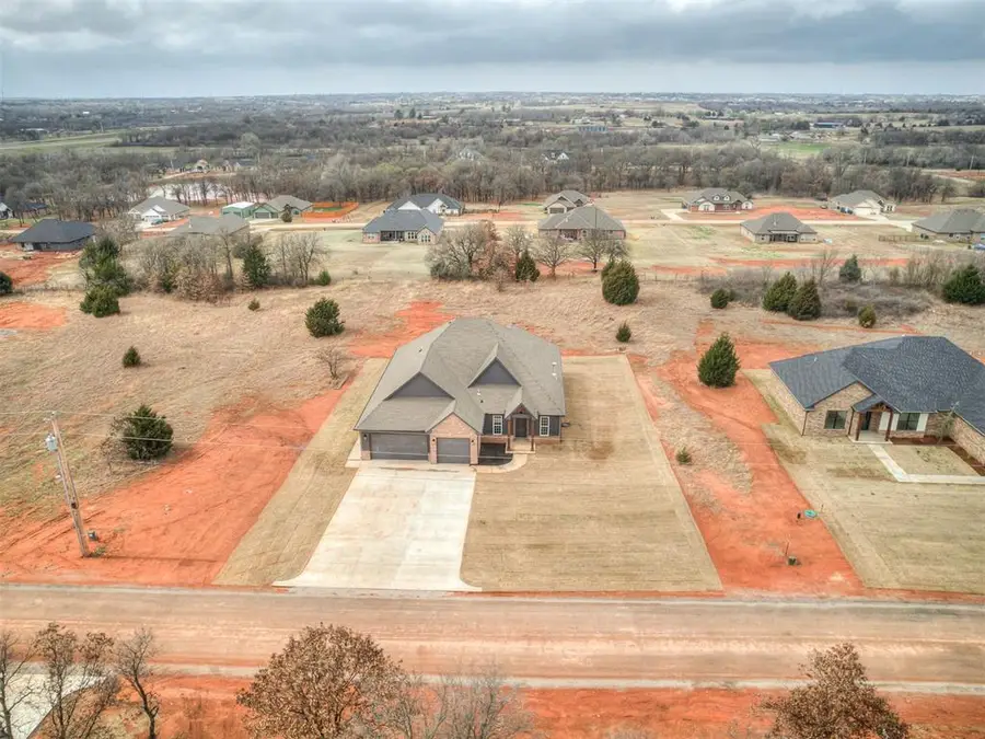 1212 Twin Oaks Dr, Blanchard, OK 73010 - #2