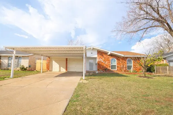 1049 SW 3rd Street, Moore, OK 73160